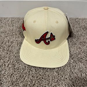 Pro Standard Atlanta Braves
Off White Pink Undervisor
Snapback Hat